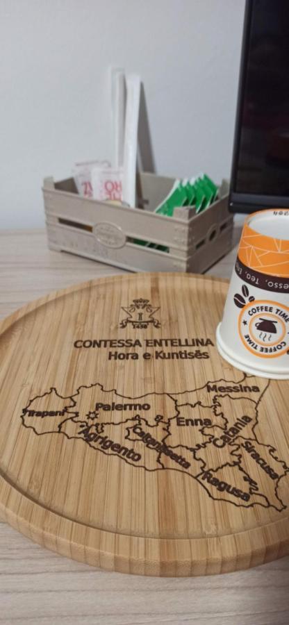 Contessa Vacanze Byron Contessa Entellina 外观 照片